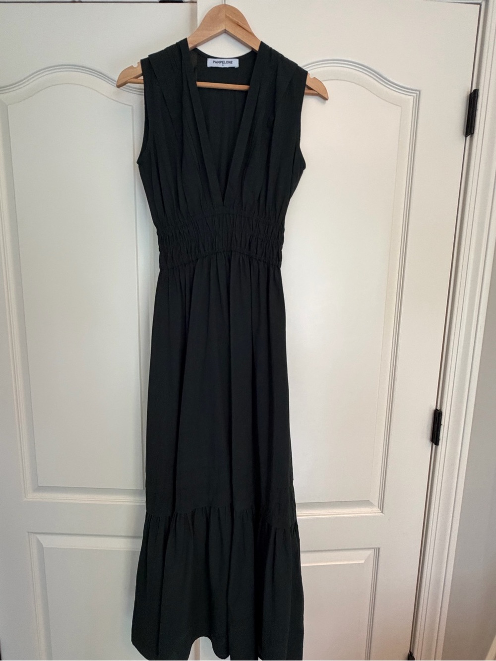 Pam & Gela Black Sleeveless V-Neck Maxi Dress